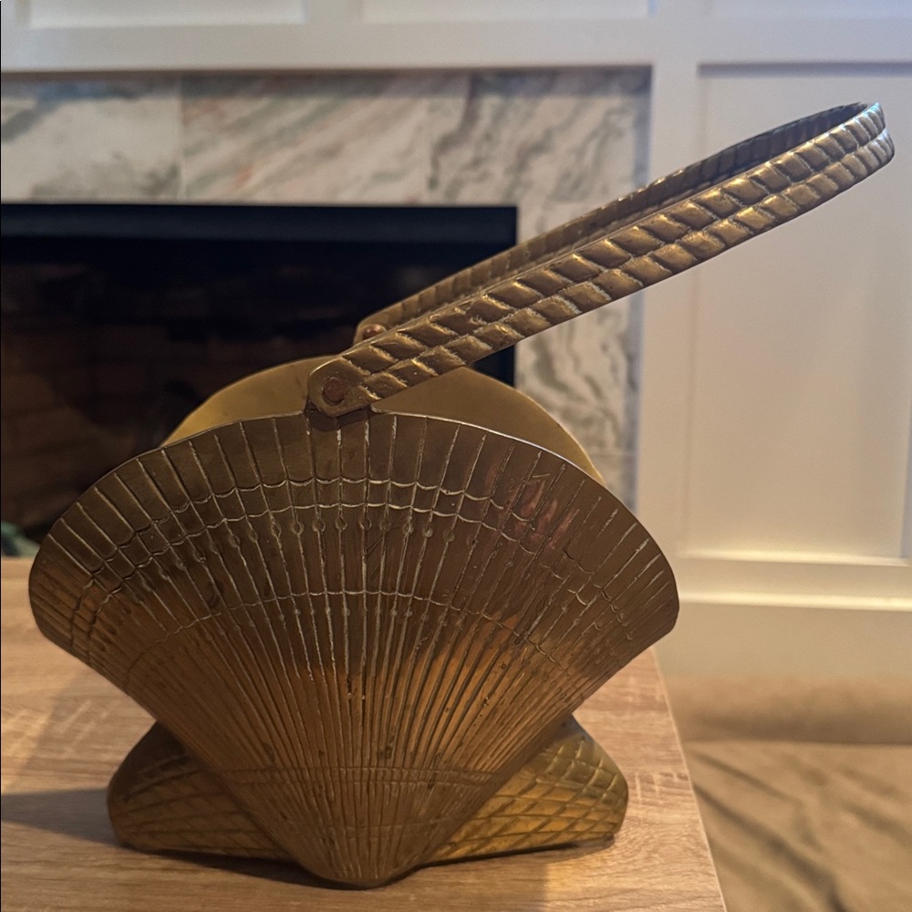 Vintage Brass Seashell Basket / Planter - Picture 5 of 6